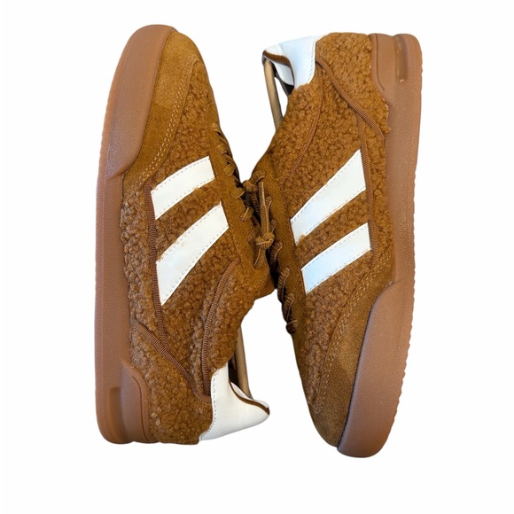 Steve Madden Sneaker Size 7.5 Camel Brown Cream Contrast Stripes Sherpa New - Picture 4 of 11